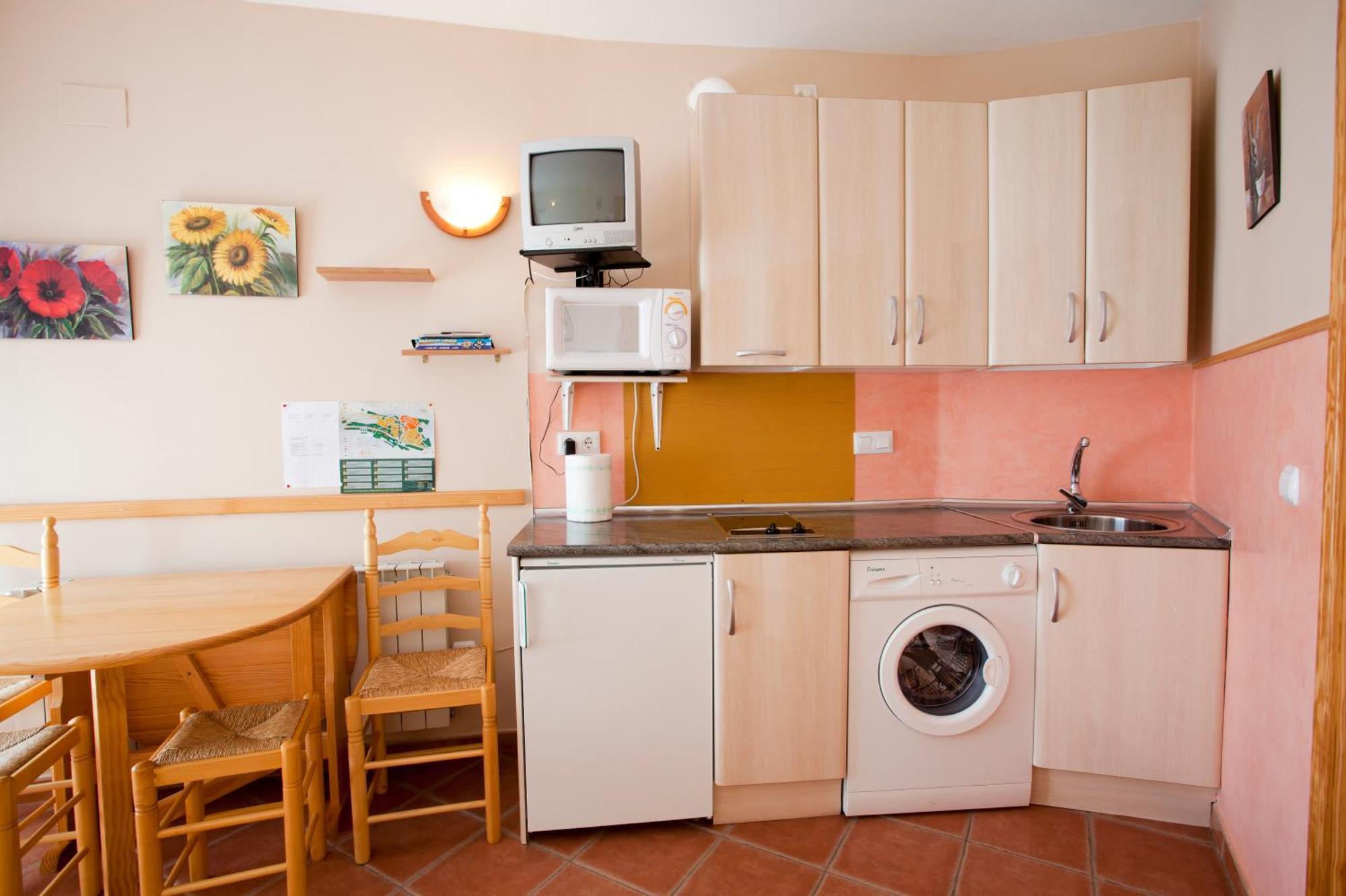Apartamentos Rurales "La Fuentecilla" Banos De Montemayor Eksteriør billede